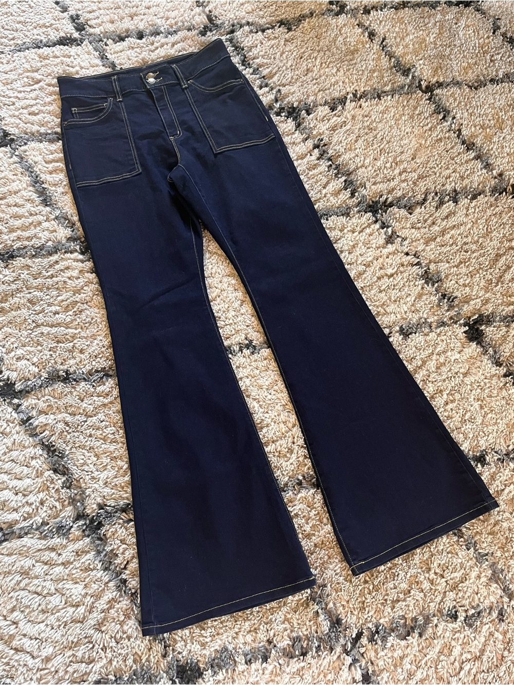 Michael Kors Dark Wash High Rise Flare Jeans Front Patch Pockets Size 8 - Picture 2 of 9